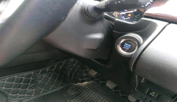 2022 Toyota Innova Crysta 2.7 VX 7 STR, Petrol, Manual, 36,173 km, interior