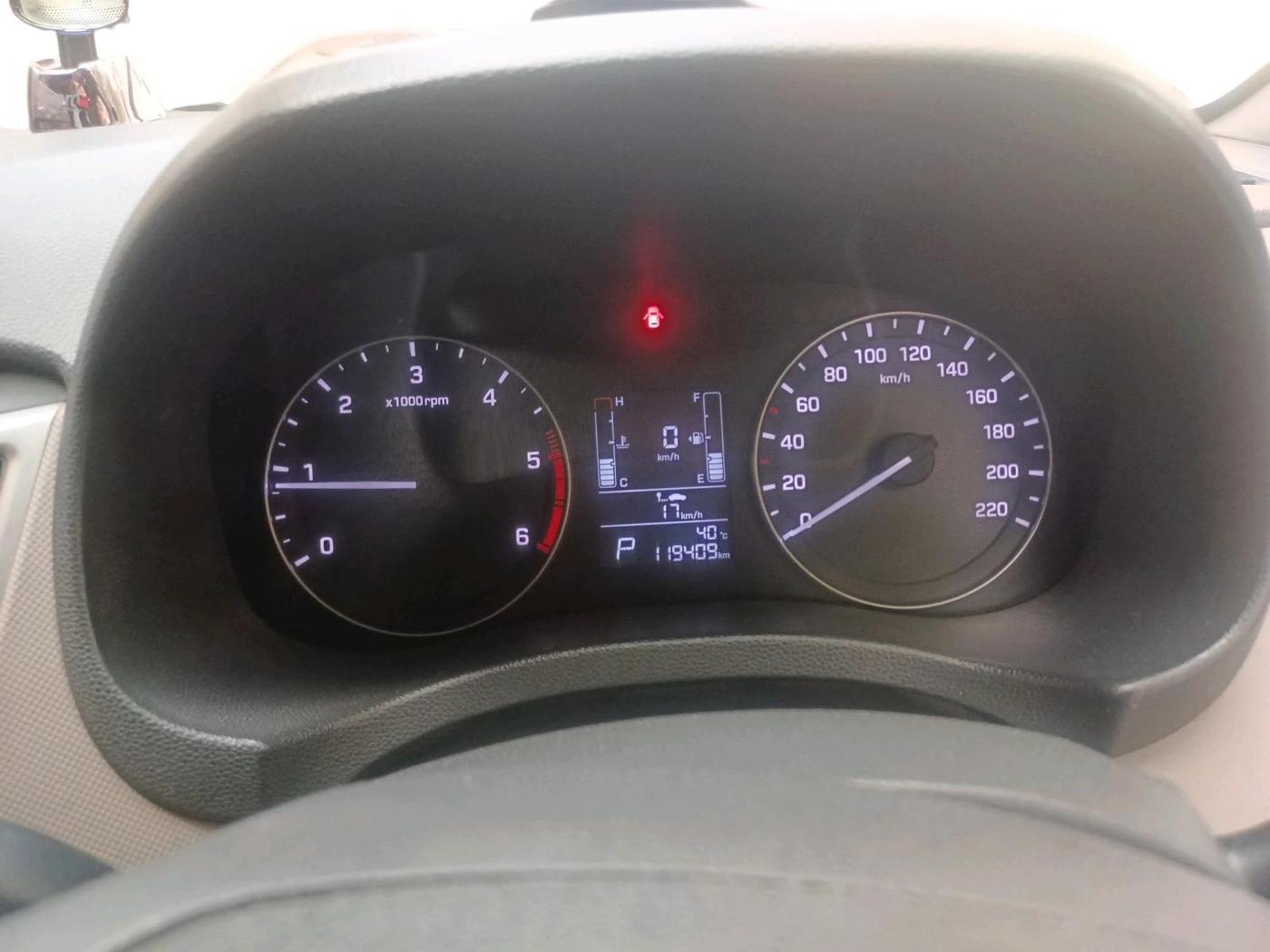 2017 Hyundai Creta S PLUS 1.6 AT DIESEL, Diesel, Automatic, 1,19,409 km, interior