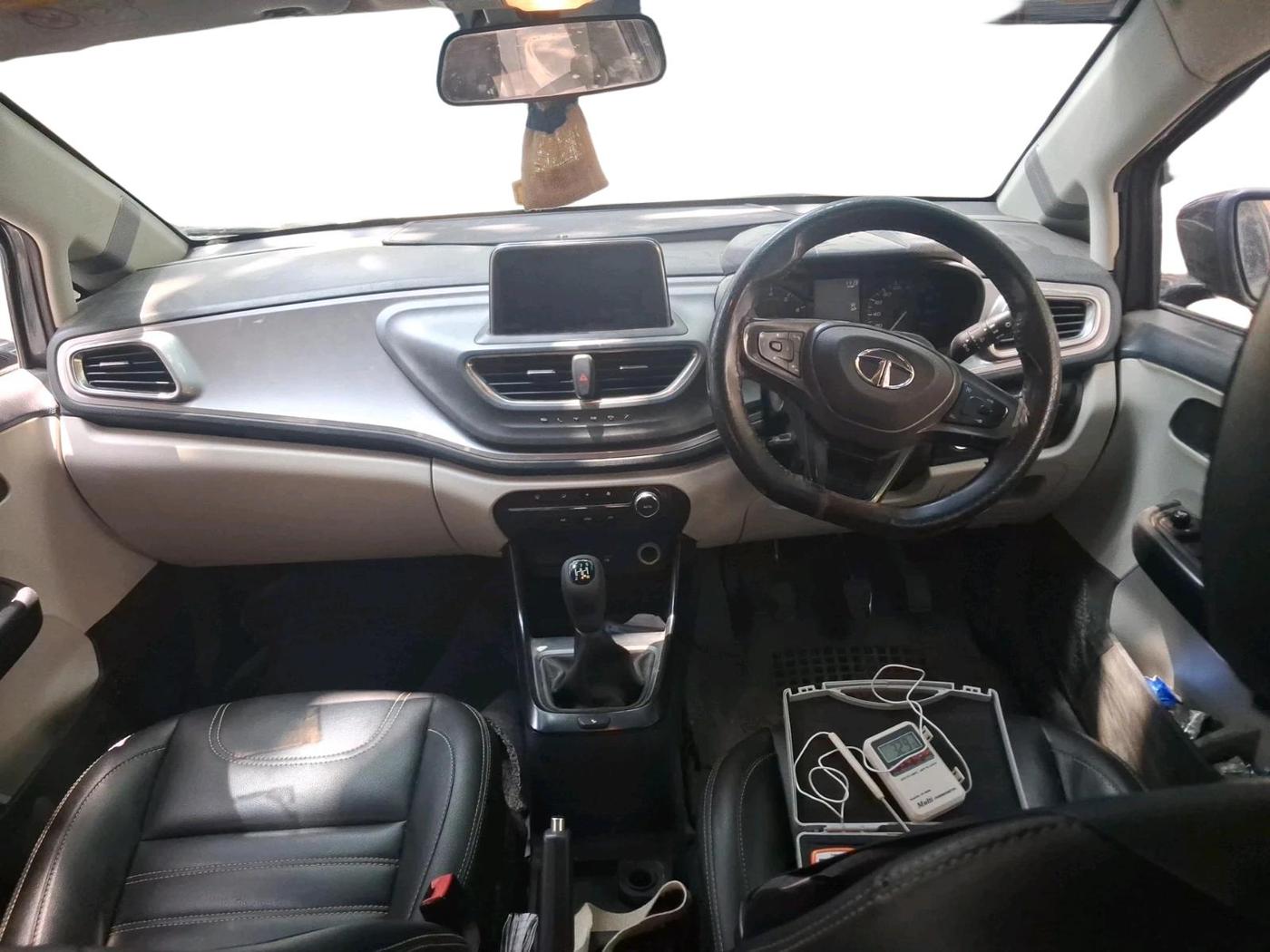 2021 Tata ALTROZ XT PETROL, CNG, Manual, 89,832 km, interior