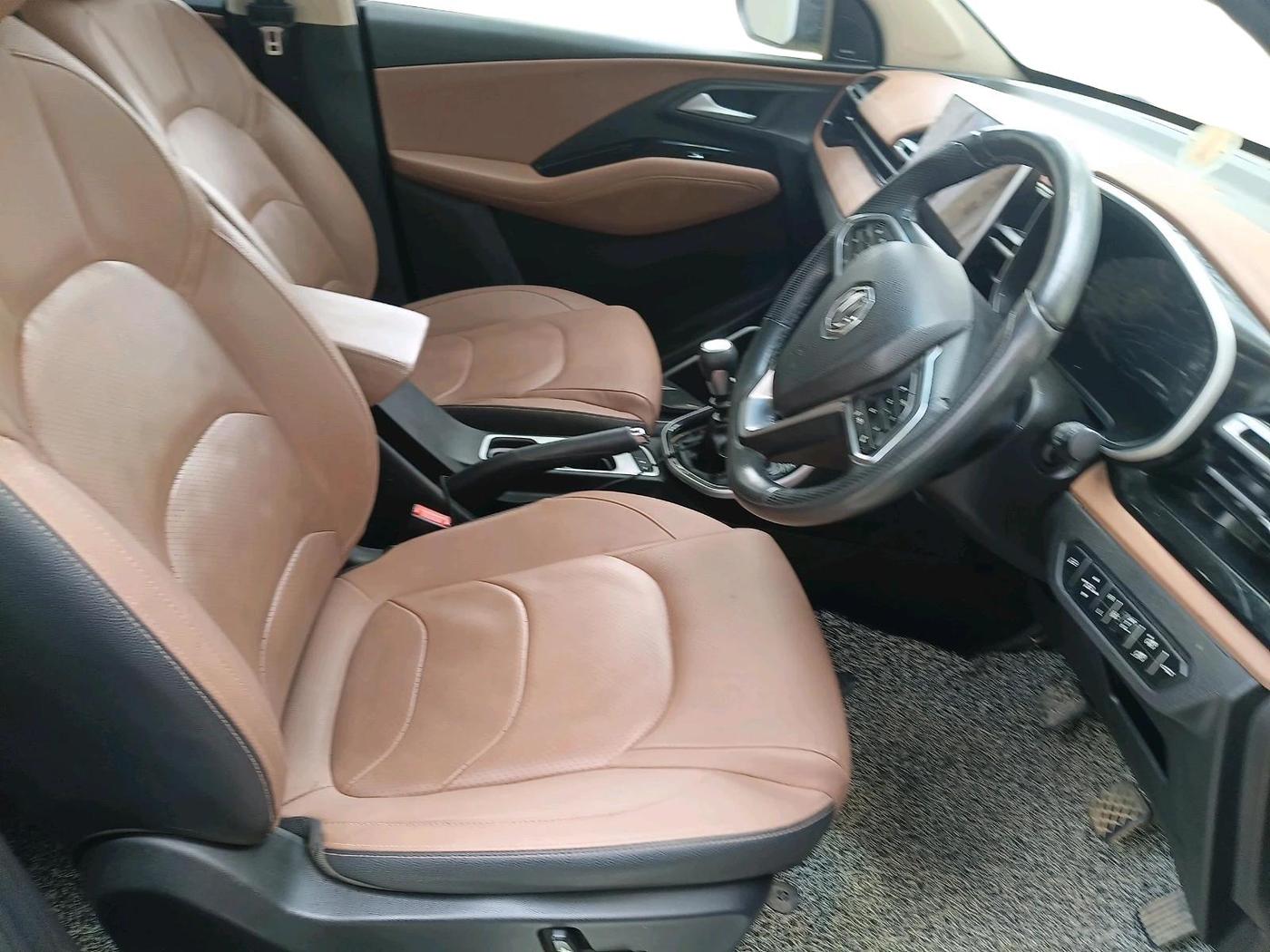 2023 MG HECTOR PLUS SHARP PRO 1.5 TURBO MT 6 STR, Petrol, Manual, 34,342 km, interior