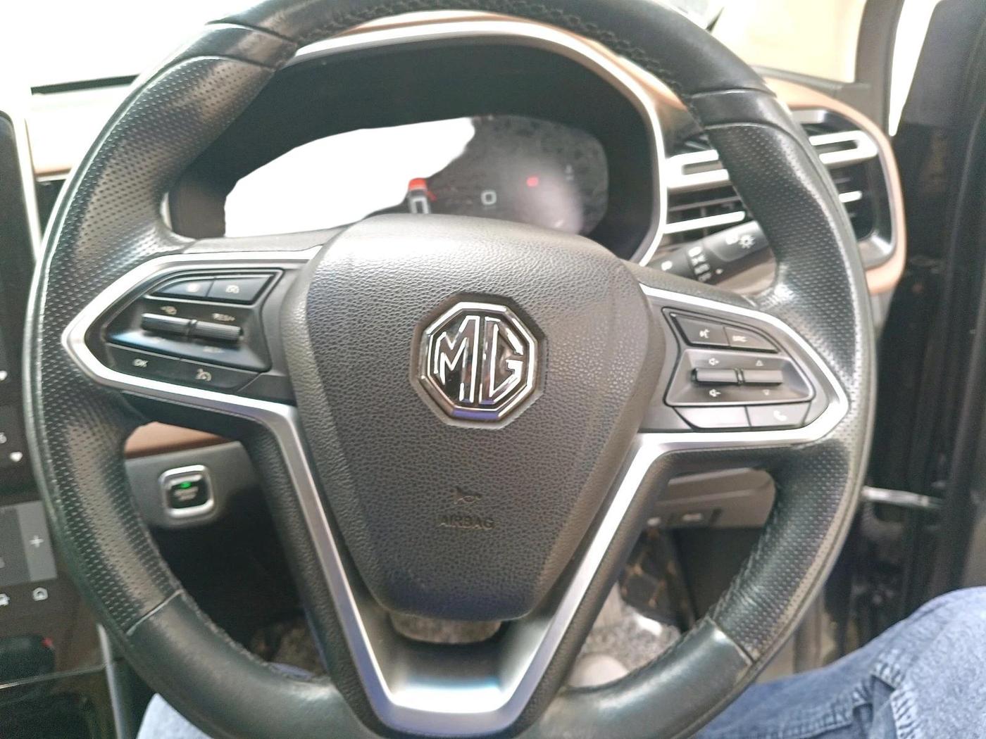 2023 MG HECTOR PLUS SHARP PRO 1.5 TURBO MT 6 STR, Petrol, Manual, 34,342 km, interior