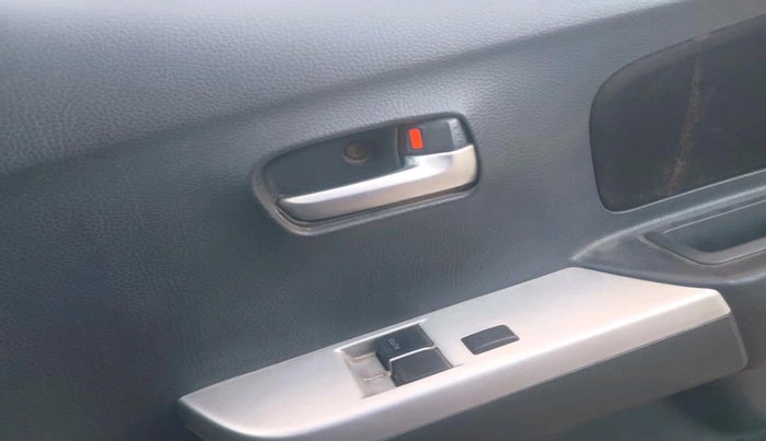 2012 Maruti Wagon R 1.0 LXI, Petrol, Manual, 60,574 km, interior