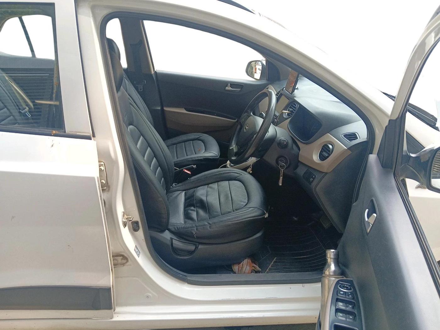 2018 Hyundai Grand i10 SPORTZ AT 1.2 KAPPA VTVT, Petrol, Automatic, 85,427 km, interior
