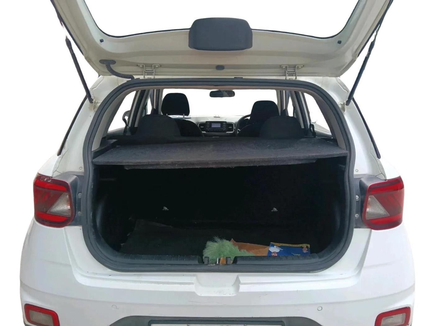 2021 Hyundai VENUE S 1.2, Petrol, Manual, 55,144 km, exterior