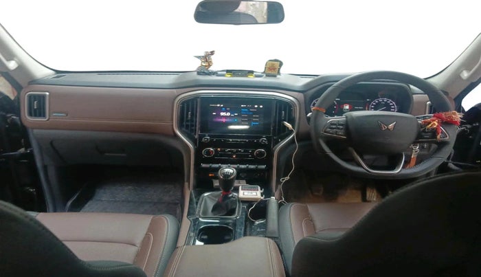 2025 Mahindra SCORPIO-N Z8 Select Petrol MT, Petrol, Manual, 3,052 km, interior