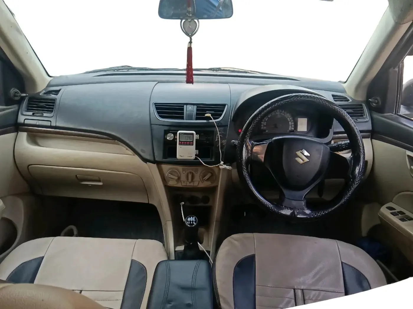 2016 Maruti Swift Dzire LXI (O), CNG, Manual, 3,30,413 km, interior