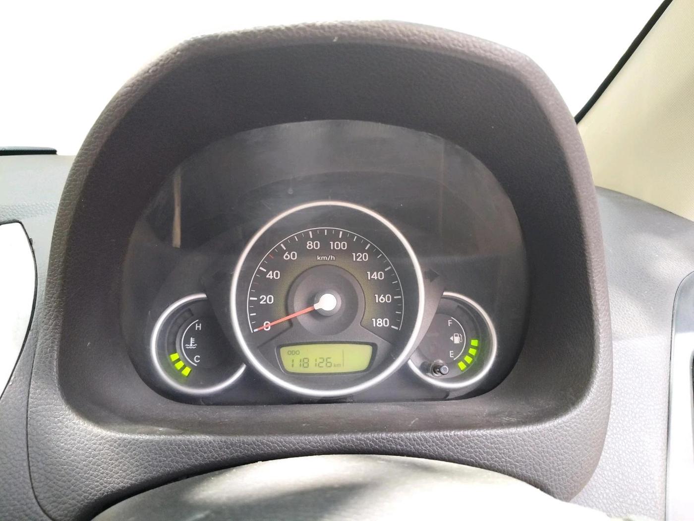2014 Hyundai Eon MAGNA +, Petrol, Manual, 1,18,126 km, interior