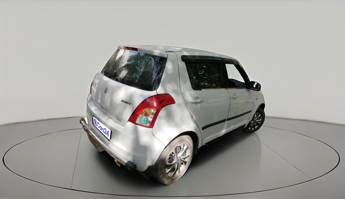 2011 Maruti Swift VXI, CNG, Manual, 1,04,898 km, exterior