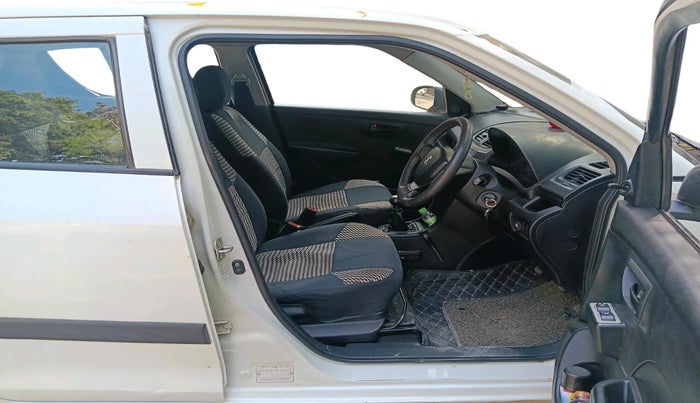 2012 Maruti Swift LXI, CNG, Manual, 1,00,970 km, interior