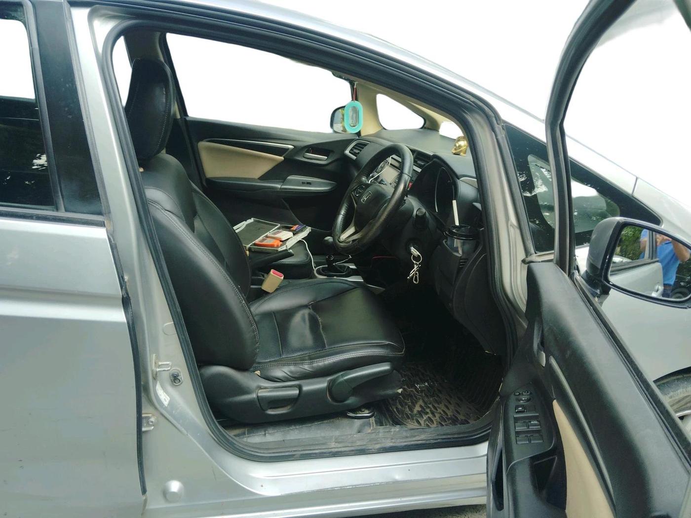 2015 Honda Jazz 1.2L I-VTEC V, Petrol, Manual, 1,29,429 km, interior