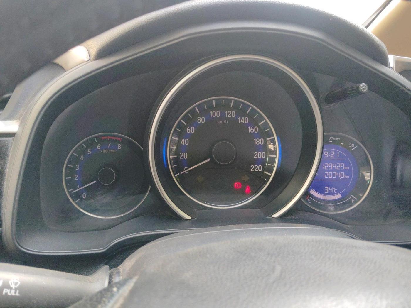 2015 Honda Jazz 1.2L I-VTEC V, Petrol, Manual, 1,29,429 km, interior