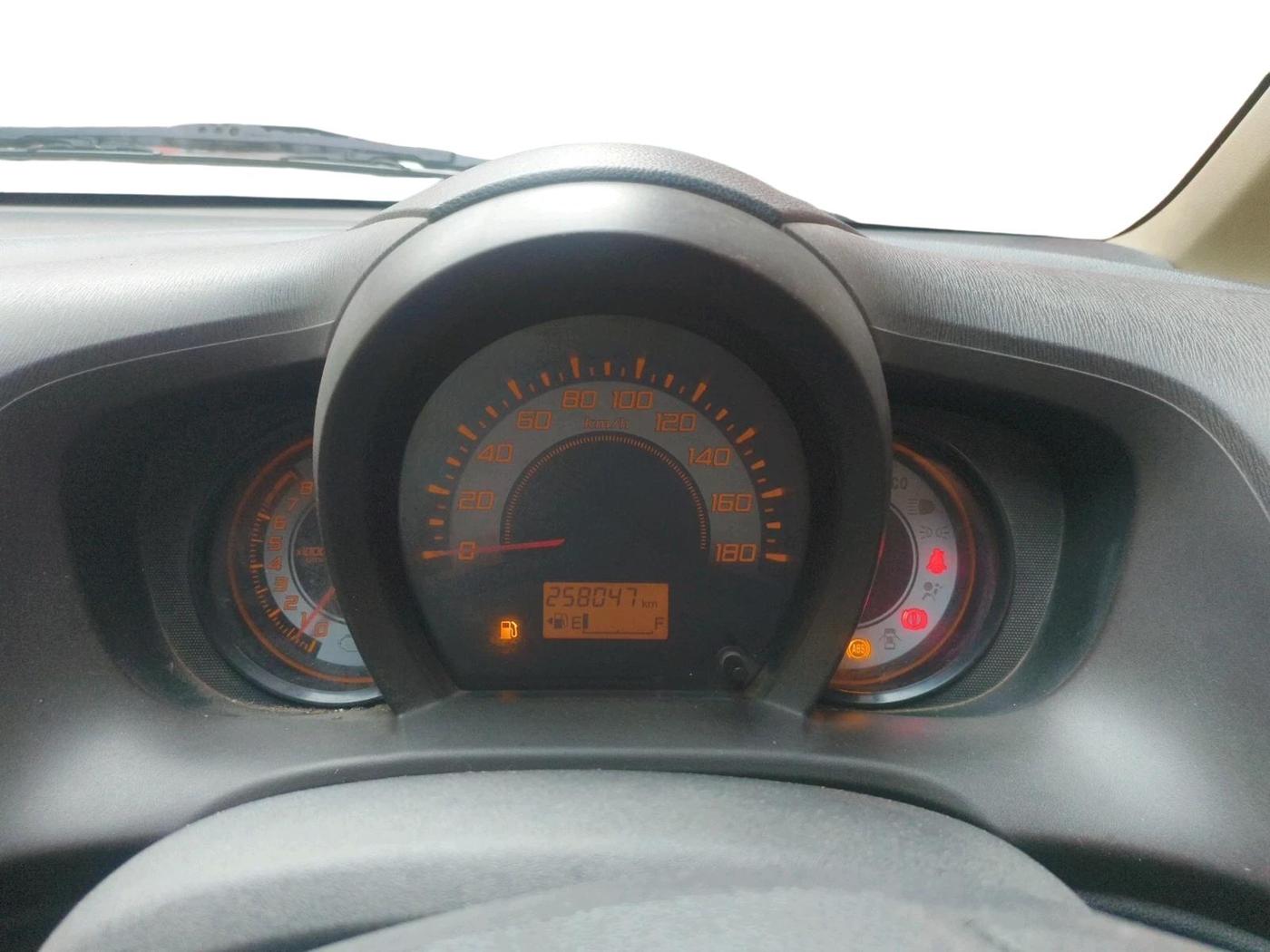 2011 Honda Brio V MT, Petrol, Manual, 2,58,047 km, interior