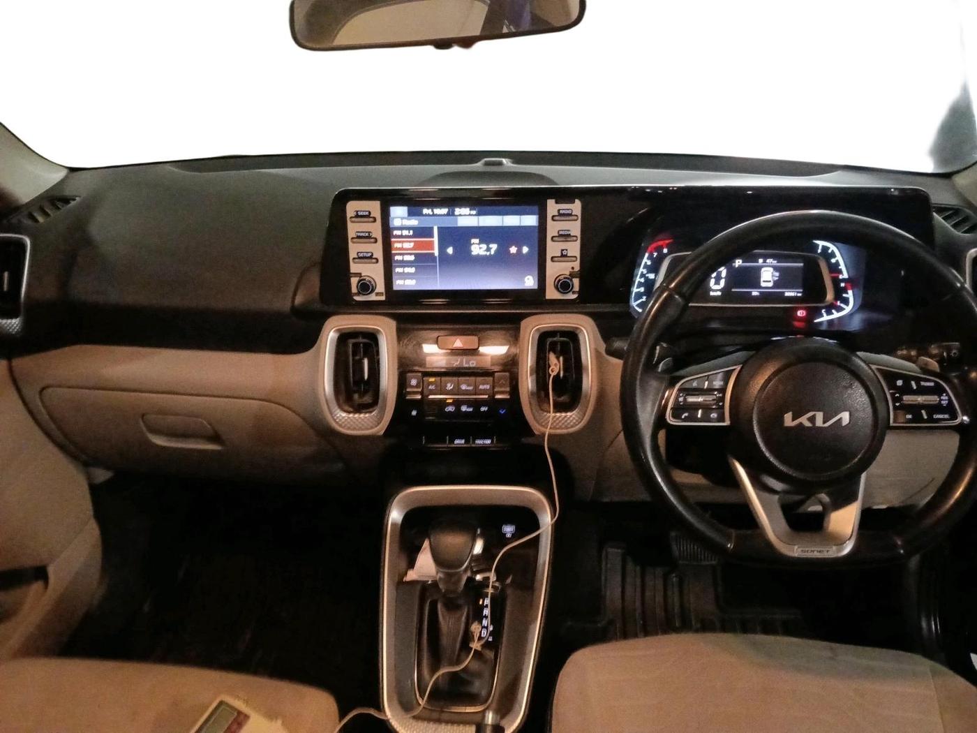 2022 KIA SONET HTX 1.0 DCT, Petrol, Automatic, 30,961 km, interior