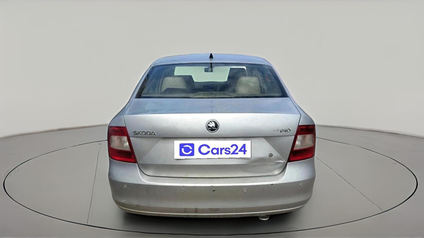 2014 Skoda Rapid ELEGANCE 1.6 MPI MT, Petrol, Manual, 76,079 km, exterior
