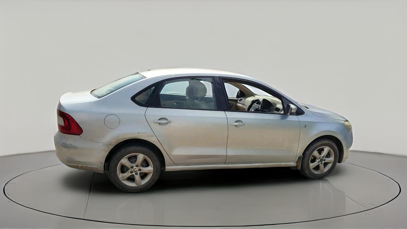 2014 Skoda Rapid ELEGANCE 1.6 MPI MT, Petrol, Manual, 76,079 km, exterior