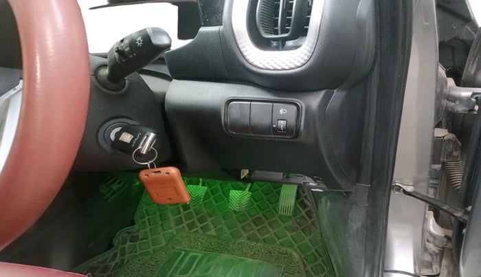 2021 KIA SONET HTK PLUS 1.2, Petrol, Manual, 32,423 km, interior