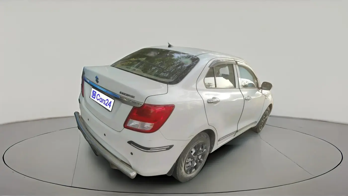 2018 Maruti Dzire LXI, CNG, Manual, 1,82,401 km, exterior