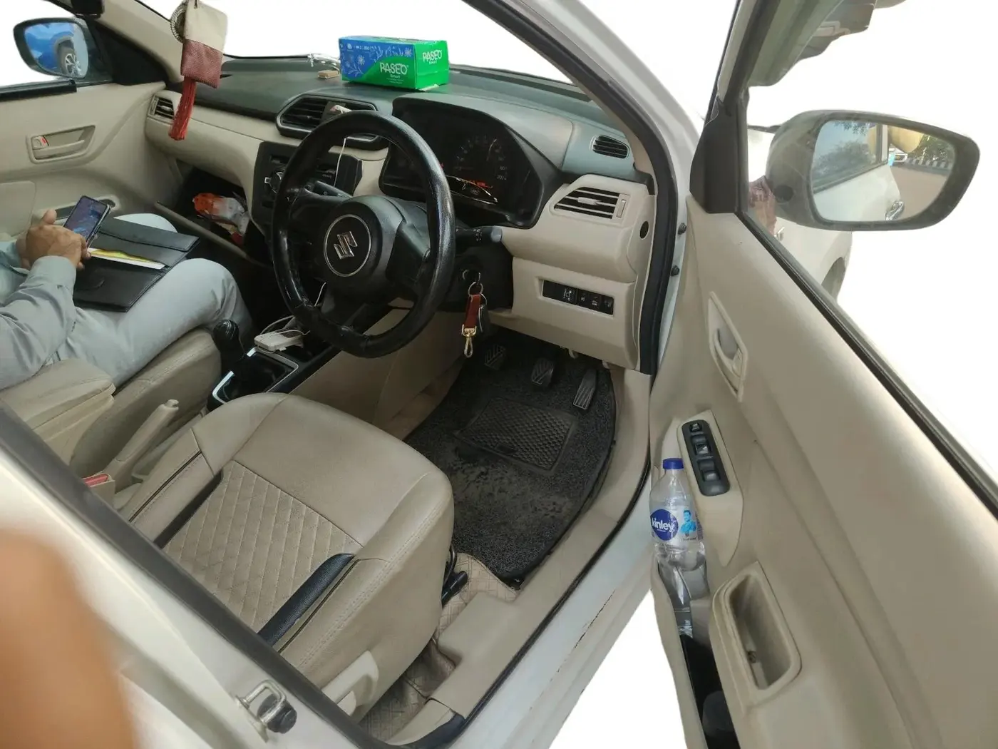 2018 Maruti Dzire LXI, CNG, Manual, 1,82,401 km, interior
