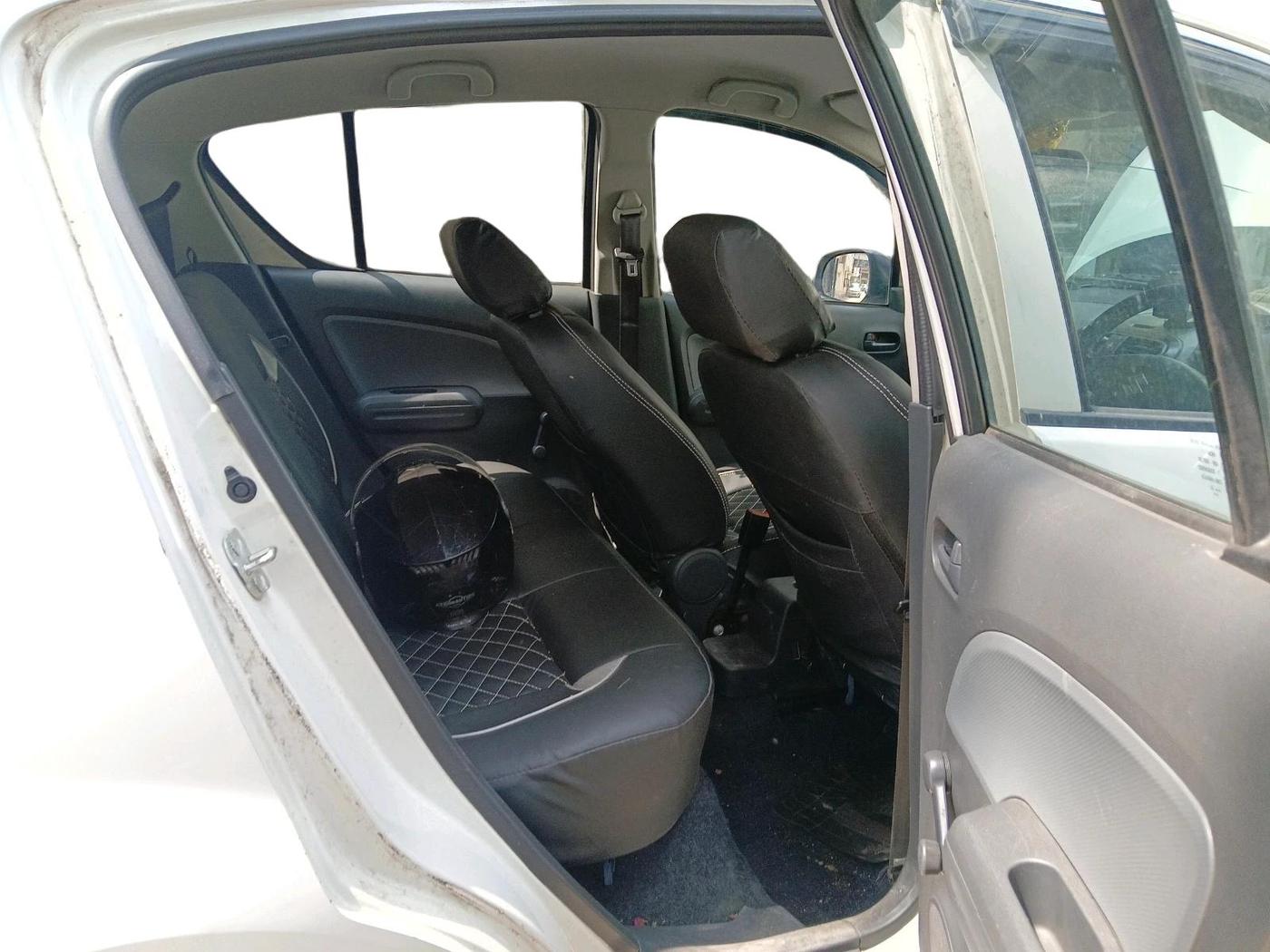 2012 Maruti Ritz LXI, Petrol, Manual, 49,386 km, interior