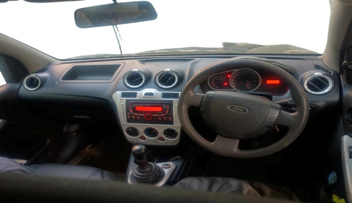 2011 Ford Figo ZXI 1.2 PETROL, Petrol, Manual, 1,17,965 km, interior