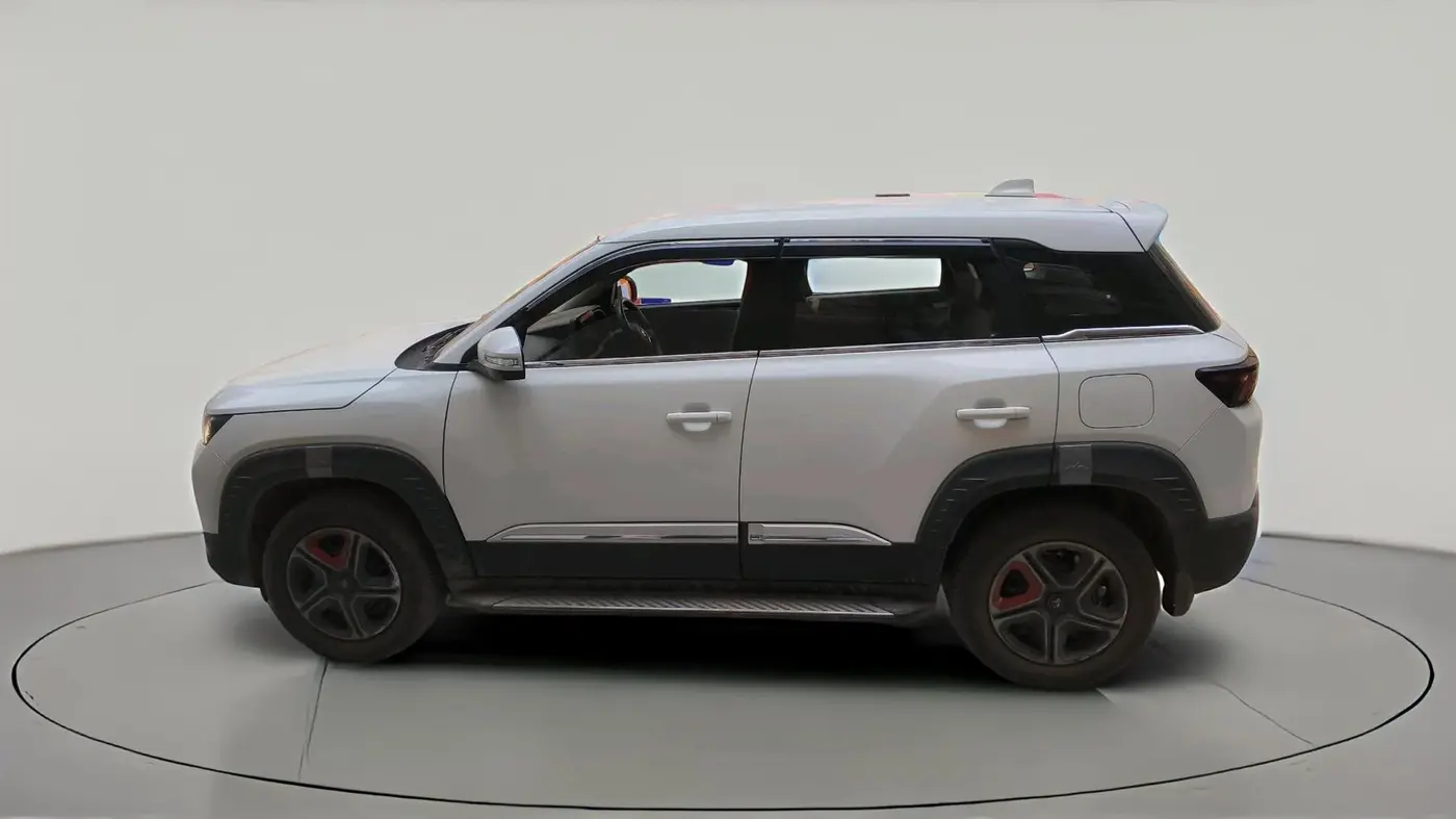 2024 Maruti BREZZA LXI S- CNG, CNG, Manual, 16,985 km, exterior