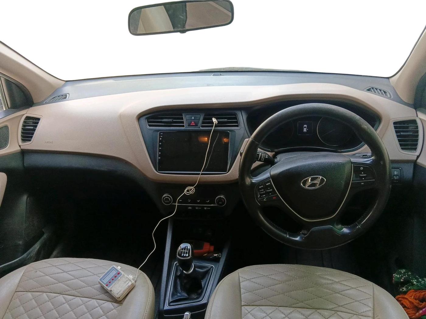 2016 Hyundai Elite i20 ASTA 1.4 CRDI (O), Diesel, Manual, 1,30,704 km, interior
