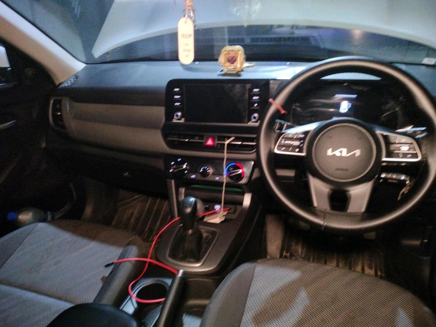 2025 KIA SELTOS HTE (O)1.5 Petrol MT, Petrol, Manual, 26,000 km, interior