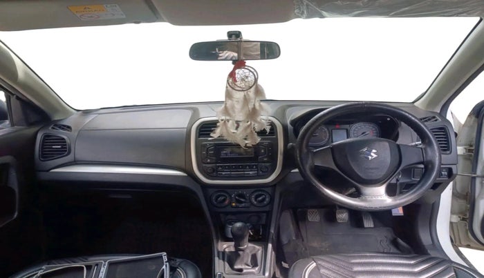 2022 Maruti BREZZA LXI, Petrol, Manual, 20,102 km, interior