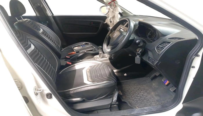 2022 Maruti BREZZA LXI, Petrol, Manual, 20,102 km, interior