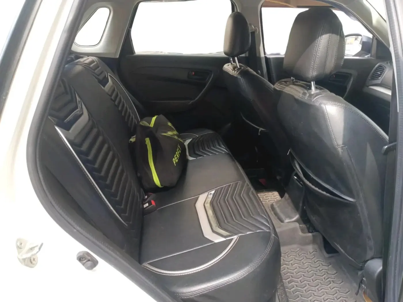 2022 Maruti BREZZA LXI, Petrol, Manual, 20,102 km, interior