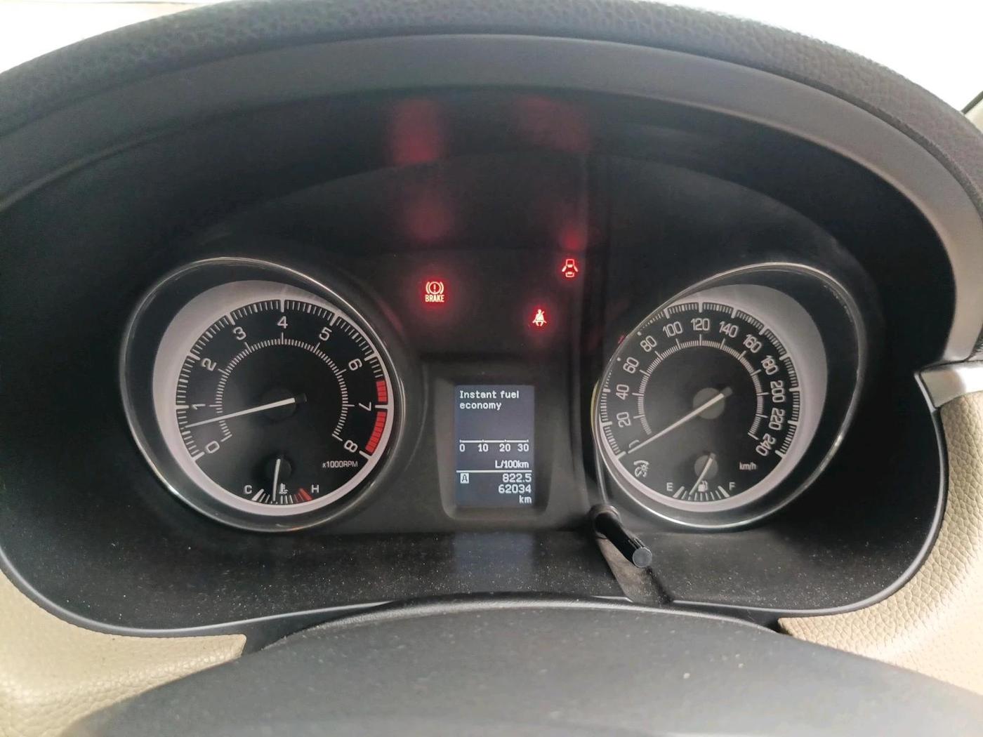 2011 Maruti Kizashi 2.4L MT, Petrol, Manual, 62,034 km, interior