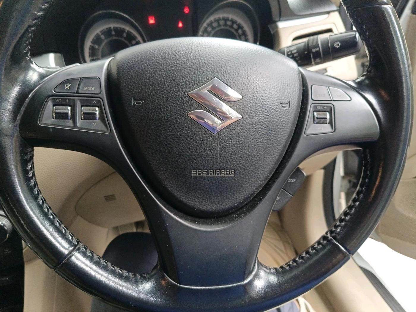 2011 Maruti Kizashi 2.4L MT, Petrol, Manual, 62,034 km, interior