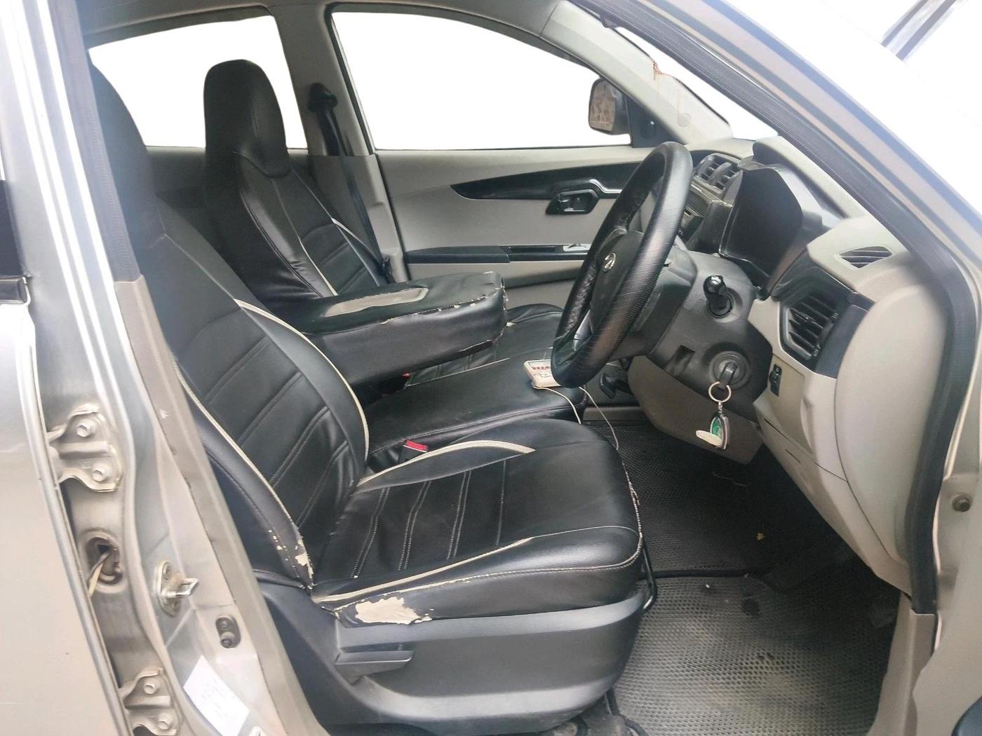 2016 Mahindra Kuv100 K2 PLUS 6 STR, Petrol, Manual, 97,034 km, interior