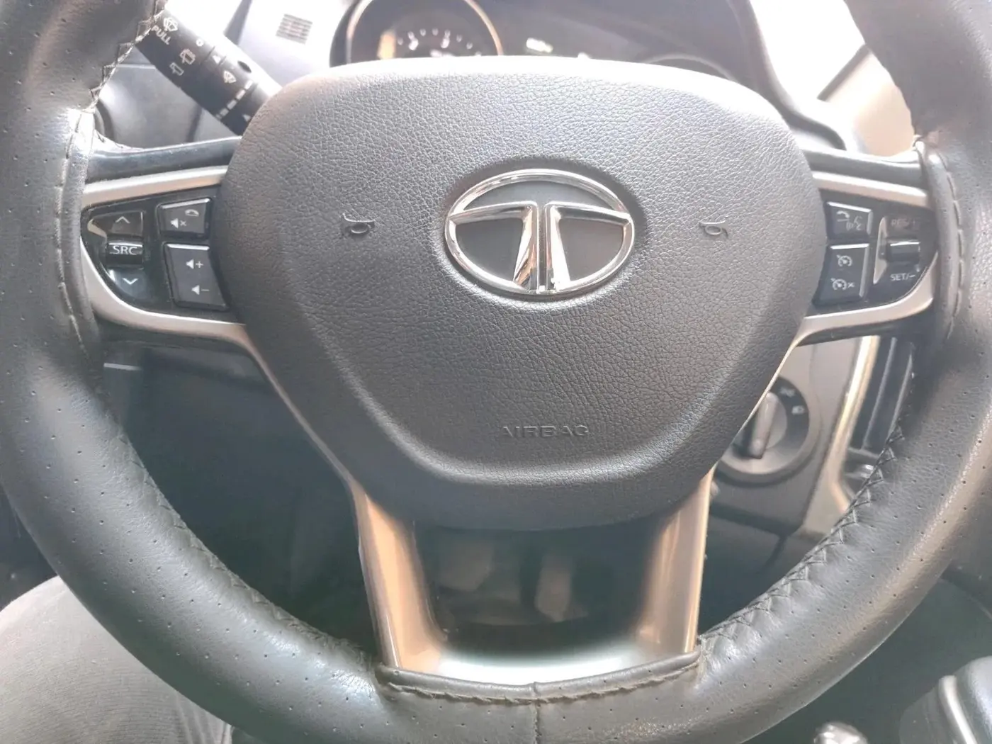 2018 Tata Hexa XTA 4X2 7 STR, Diesel, Automatic, 69,491 km, interior