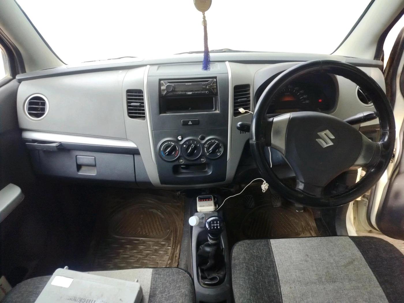 2011 Maruti Wagon R 1.0 LXI CNG, CNG, Manual, 1,21,825 km, interior