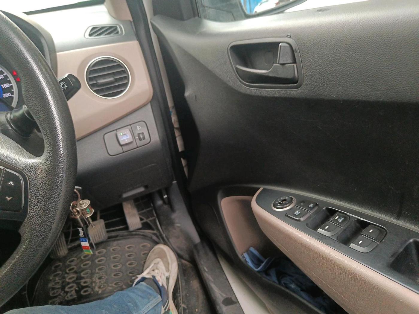 2018 Hyundai Grand i10 MAGNA 1.2 KAPPA VTVT, CNG, Manual, 53,599 km, interior