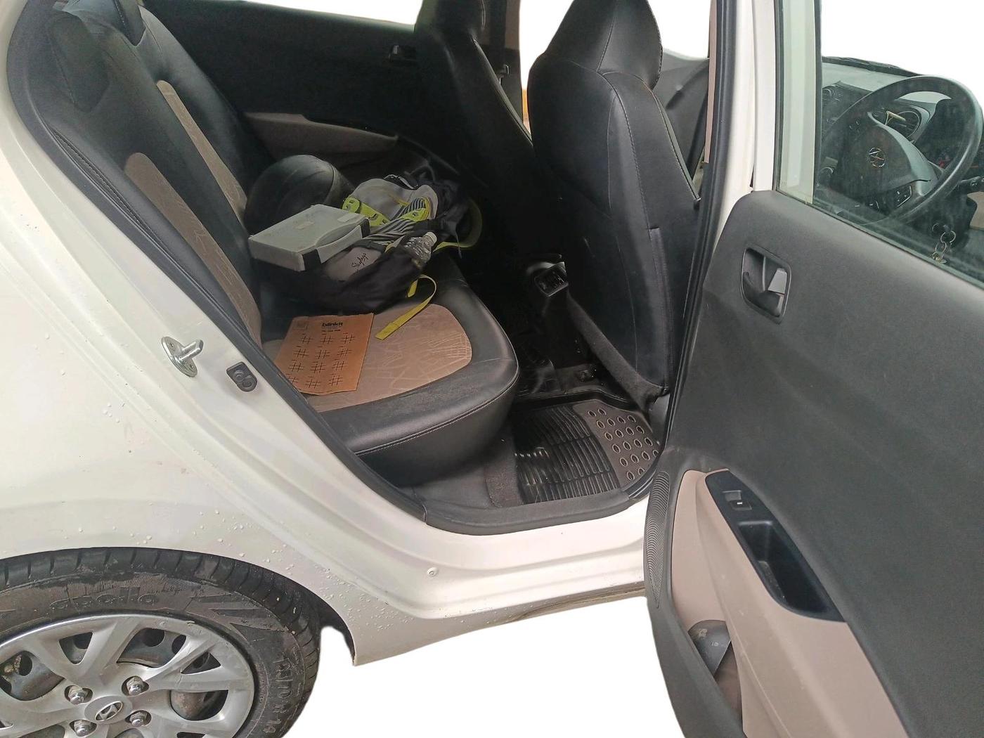 2018 Hyundai Grand i10 MAGNA 1.2 KAPPA VTVT, CNG, Manual, 53,599 km, interior