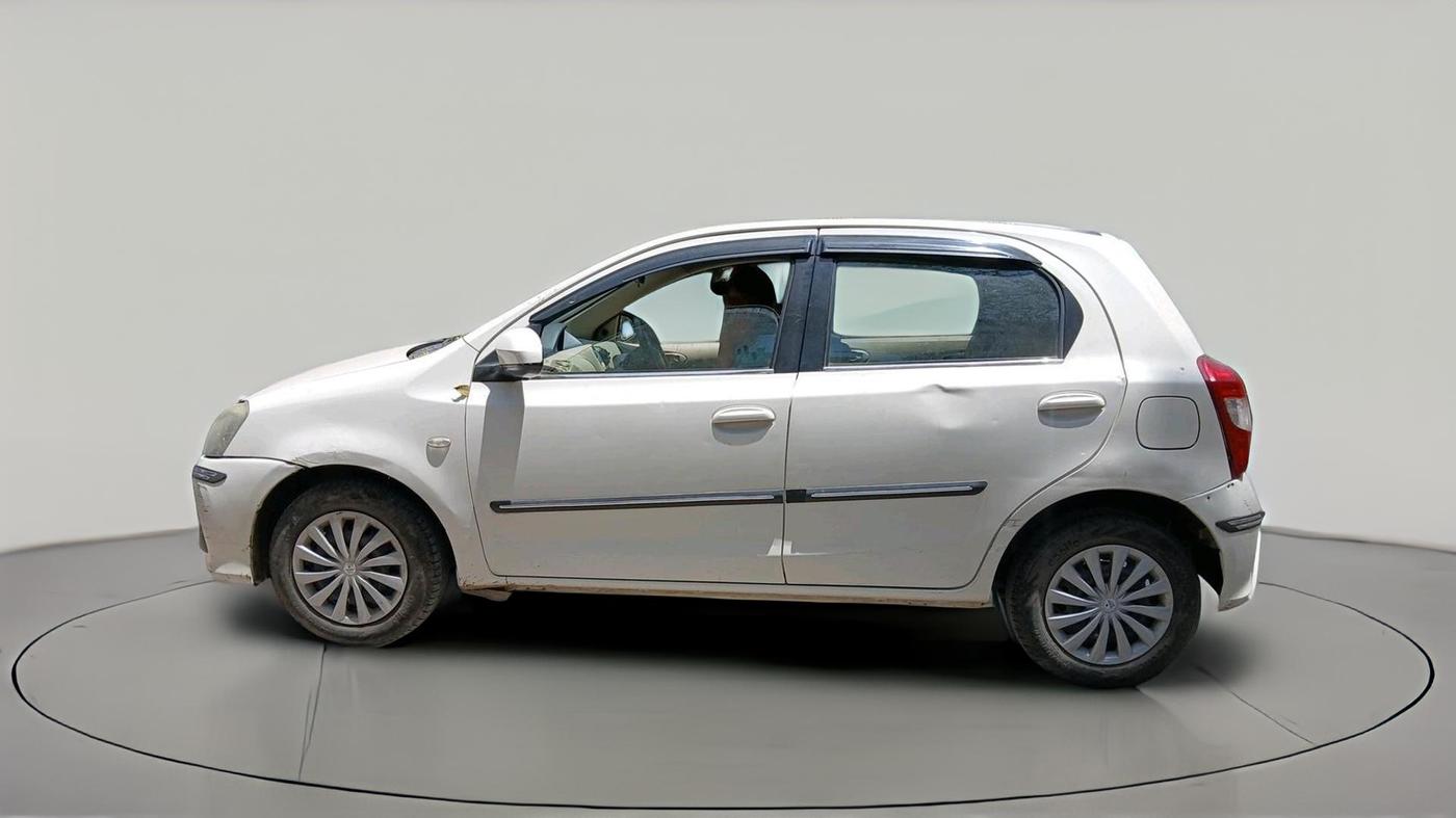 2018 Toyota Etios Liva G, Petrol, Manual, 1,21,745 km, exterior