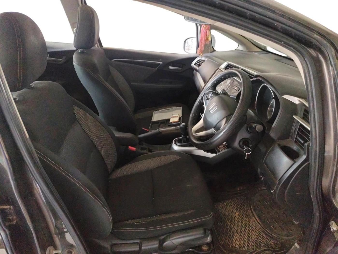 2018 Honda WR-V 1.2L I-VTEC VX MT, CNG, Manual, 1,00,228 km, interior