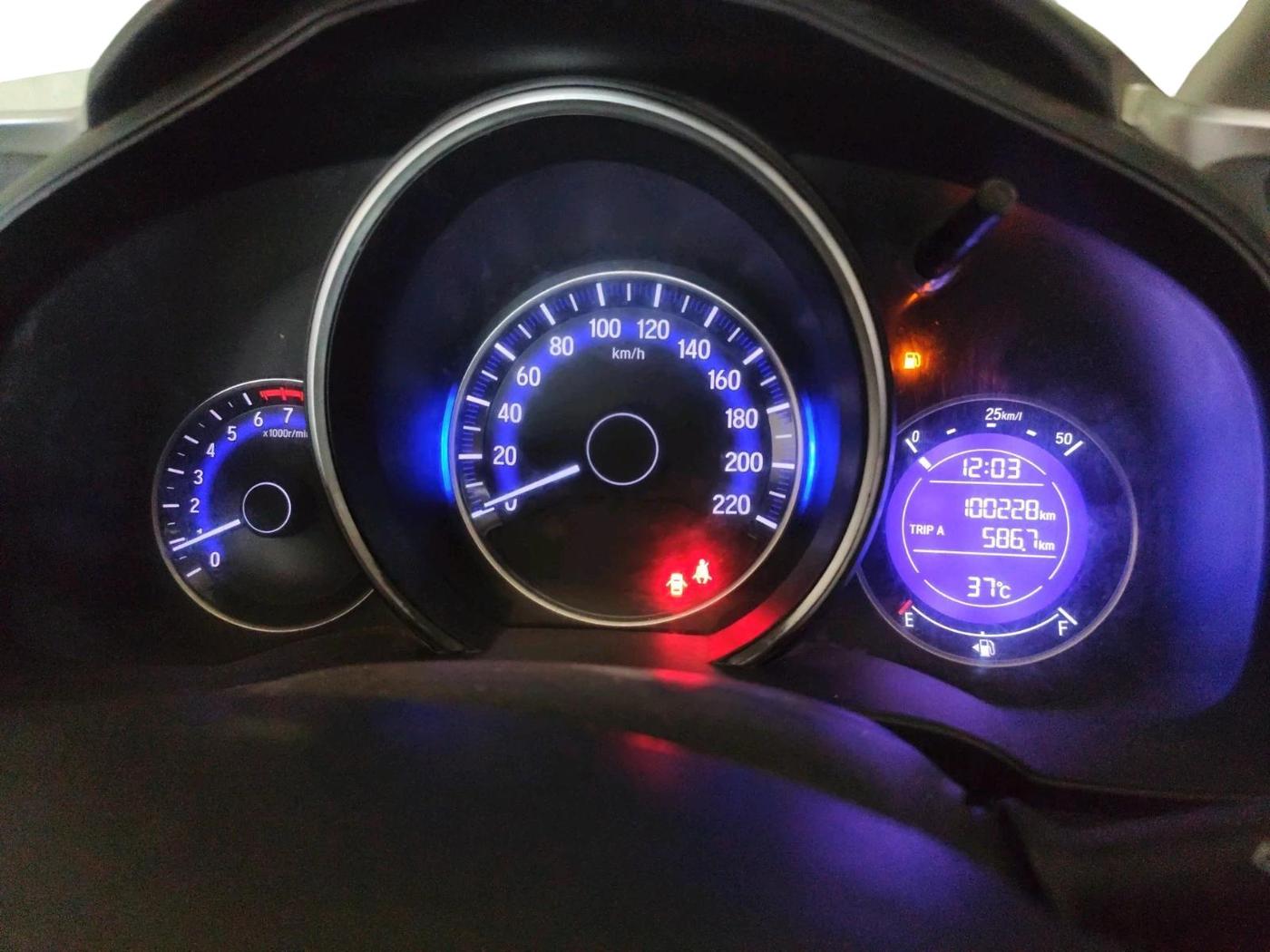 2018 Honda WR-V 1.2L I-VTEC VX MT, CNG, Manual, 1,00,228 km, interior