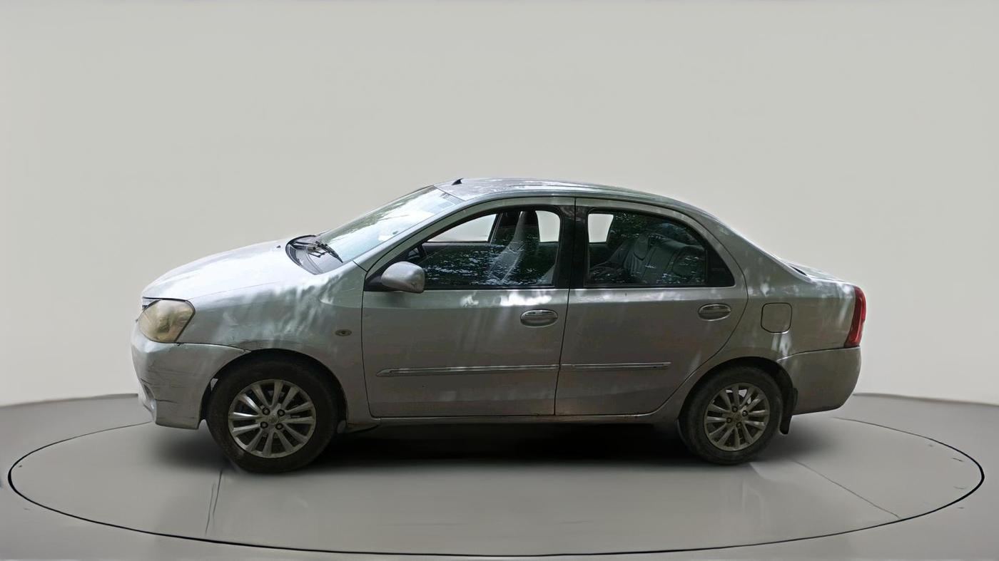 2011 Toyota Etios V, Petrol, Manual, 1,86,739 km, exterior