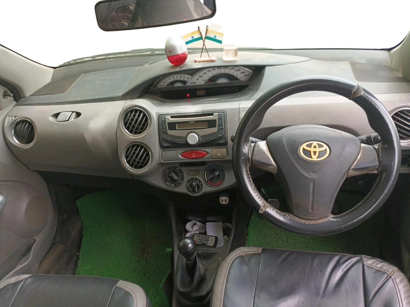 2011 Toyota Etios V, Petrol, Manual, 1,86,739 km, interior
