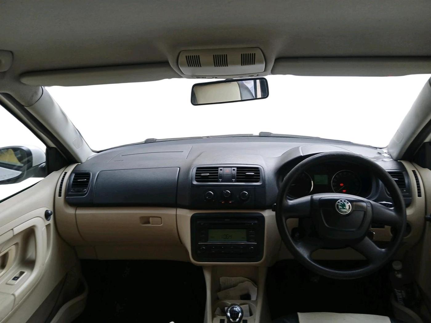 2011 Skoda Fabia ELEGANCE 1.2 MPI, Petrol, Manual, 73,069 km, interior