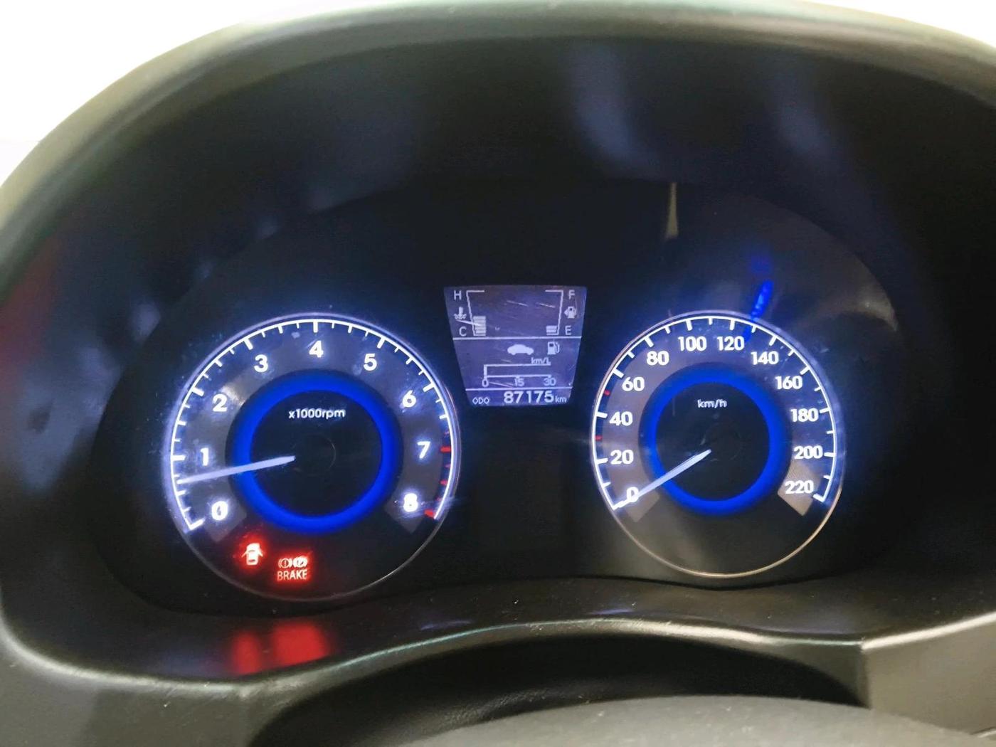 2012 Hyundai Verna FLUIDIC 1.6 VTVT SX, Petrol, Manual, 87,175 km, interior