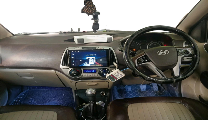 2011 Hyundai i20 ASTA 1.2, CNG, Manual, 1,08,983 km, interior