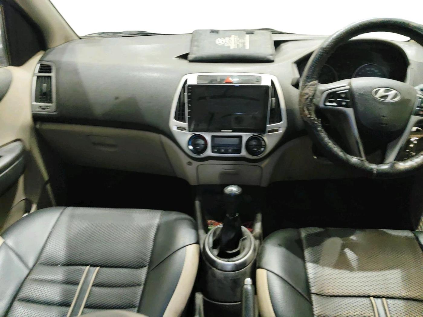 2012 Hyundai i20 SPORTZ 1.2, Petrol, Manual, 83,798 km, interior