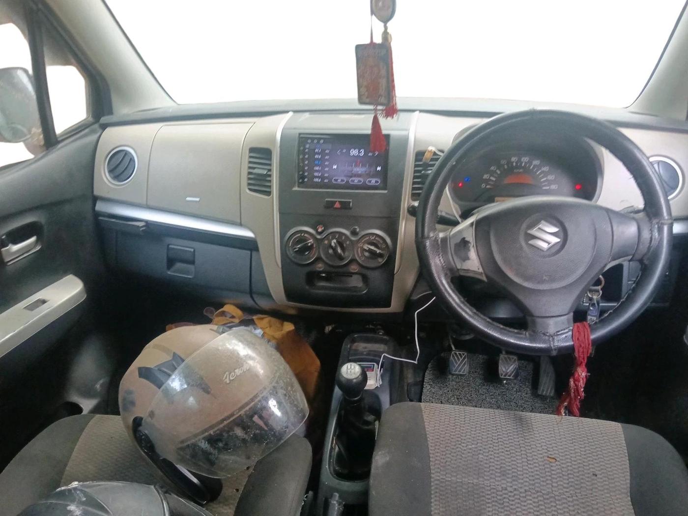 2014 Maruti Wagon R 1.0 LXI, Petrol, Manual, 75,800 km, interior