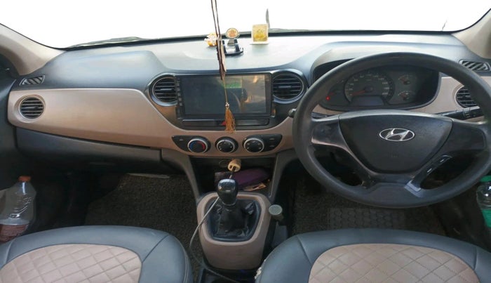 2015 Hyundai Xcent BASE 1.2, CNG, Manual, 1,77,716 km, interior