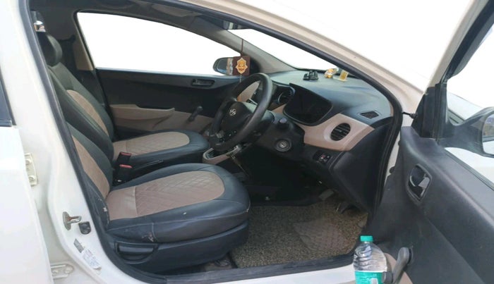 2015 Hyundai Xcent BASE 1.2, CNG, Manual, 1,77,716 km, interior