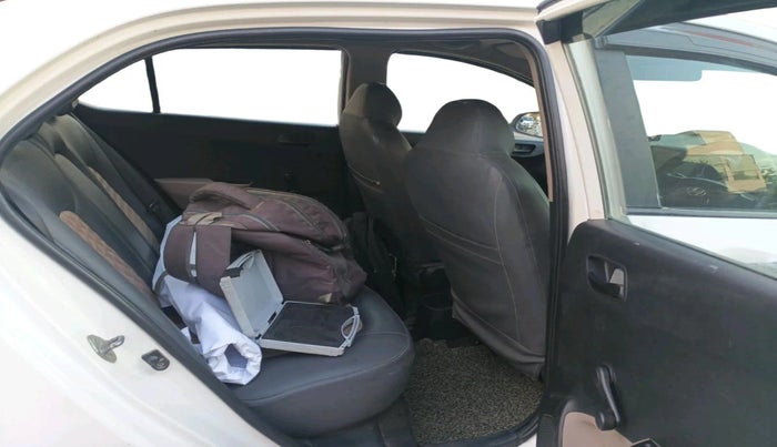 2015 Hyundai Xcent BASE 1.2, CNG, Manual, 1,77,716 km, interior